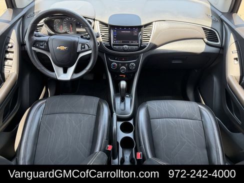 Used 2021 Chevrolet Trax LT w/ LT Convenience Package FWD image 11
