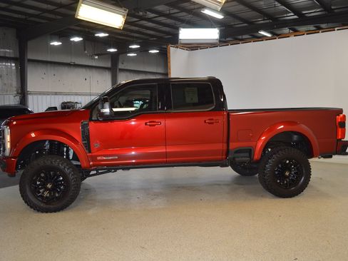 New 2026 Ford F250 Lariat w/ Black Appearance Package AWD/4WD image 6