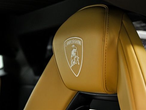 Used 2024 Lamborghini Revuelto AWD/4WD image 57