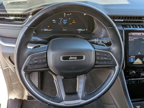 Certified 2022 Jeep Grand Cherokee L Limited image 17