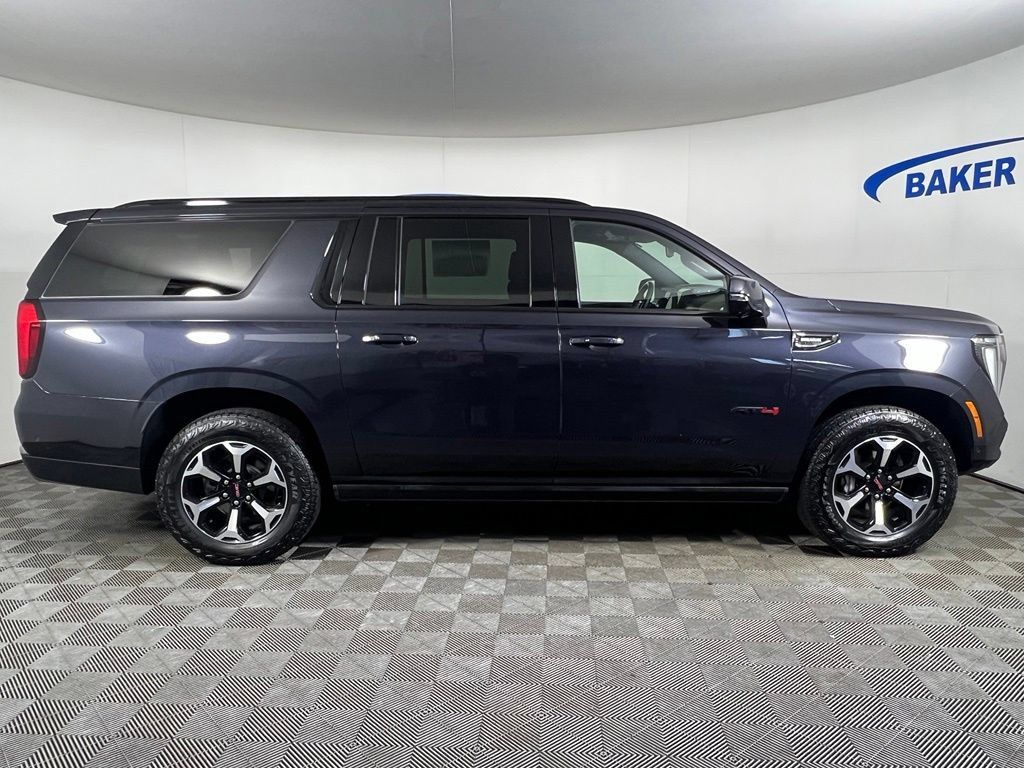 Used 2025 GMC Yukon XL AT4 AWD/4WD image 7