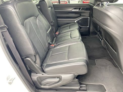 Used 2023 Jeep Wagoneer Series III w/ Preferred Equipment Group image 30