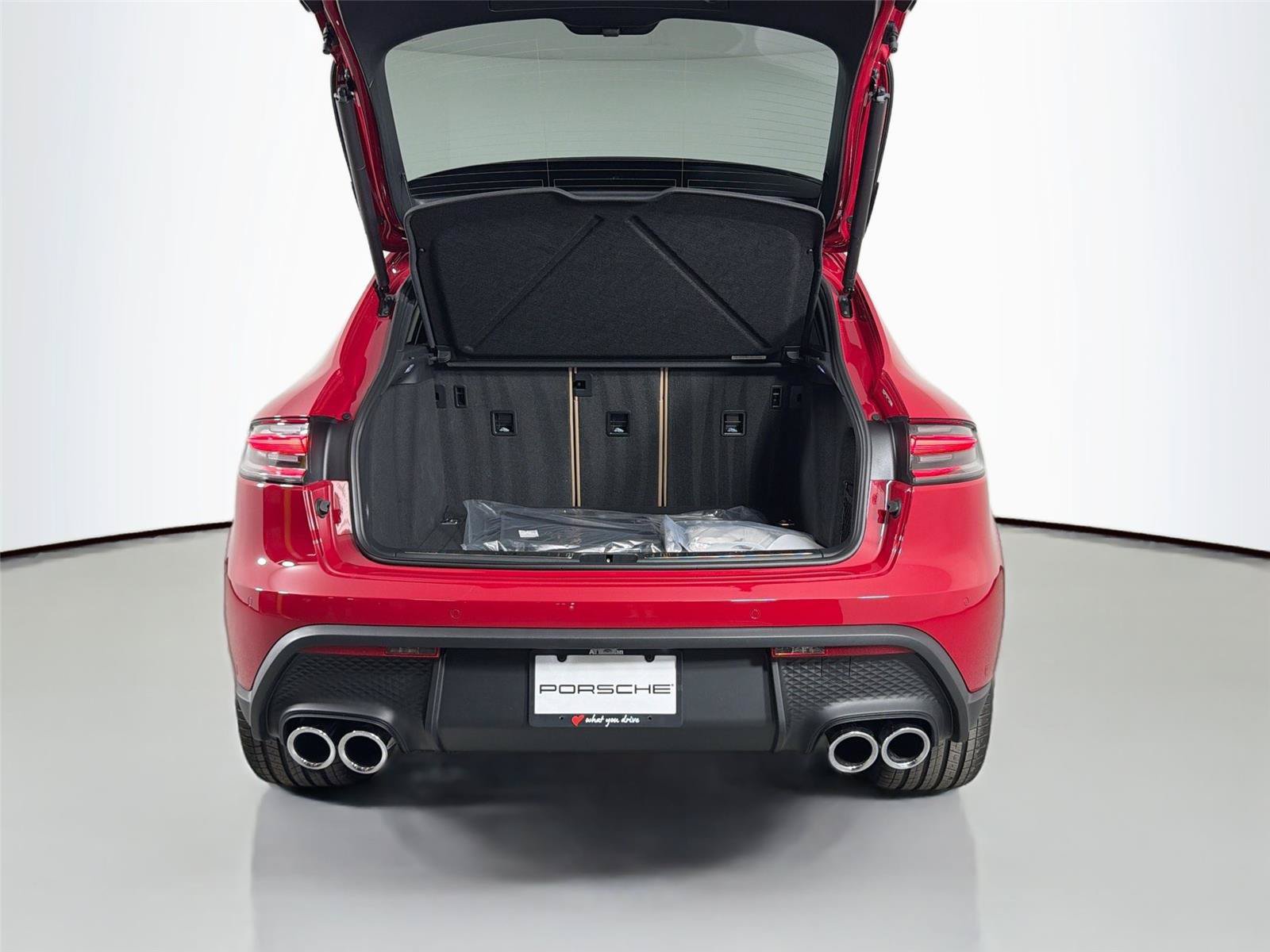 Certified 2026 Porsche Macan AWD/4WD image 36
