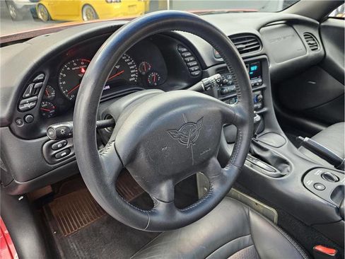 Used 2004 Chevrolet Corvette Coupe w/ Preferred Equipment Group image 6