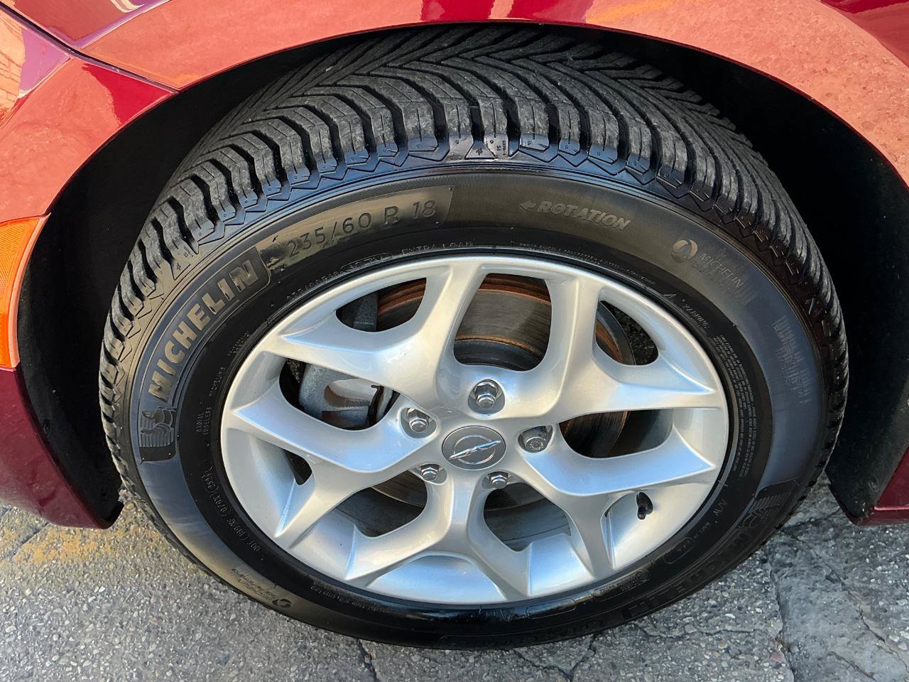 Used 2018 Chrysler Pacifica Touring-L w/ Tire & Wheel Group FWD image 24