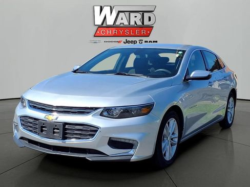 Used 2018 Chevrolet Malibu LT FWD image 5