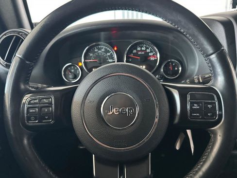 Used 2017 Jeep Wrangler Unlimited Rubicon AWD/4WD image 21
