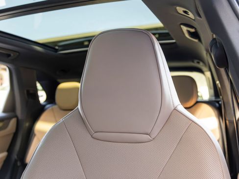 Certified 2025 Porsche Cayenne S AWD/4WD image 35