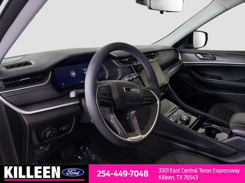 Used 2023 Jeep Grand Cherokee L Limited w/ Luxury Tech Group II image 10