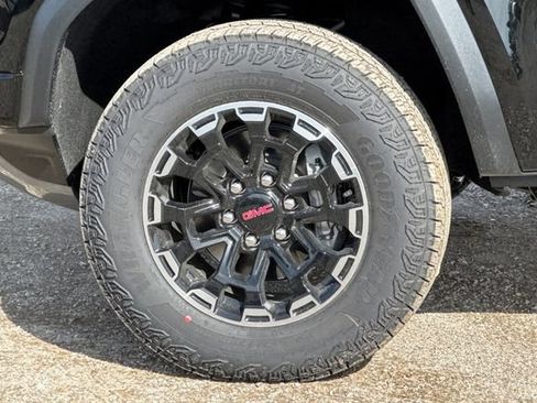 New 2026 GMC Canyon AT4 w/ LPO, Off Road Lift Package AWD/4WD image 31