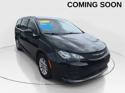 Used 2023 Chrysler Voyager LX FWD image 1
