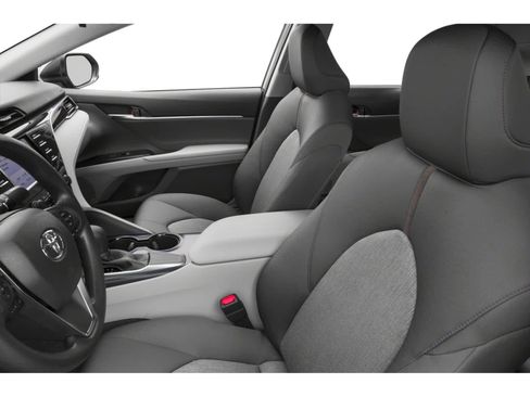 Used 2020 Toyota Camry LE FWD image 6