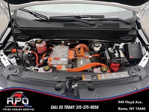 Used 2023 Chevrolet Bolt EUV Premier w/ Sun & Sound Package FWD image 11