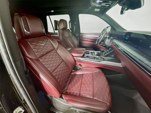 Used 2025 Cadillac Escalade Sport w/ Touring Package AWD/4WD image 26