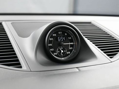 Certified 2023 Porsche Macan Turbo AWD/4WD image 19