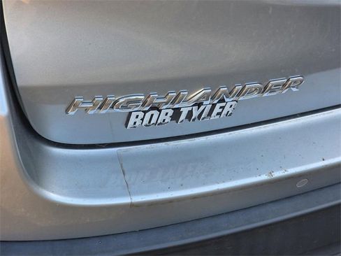 Used 2018 Toyota Highlander Limited image 15