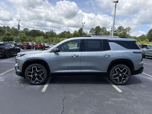 New 2026 Chevrolet Traverse High Country FWD image 8