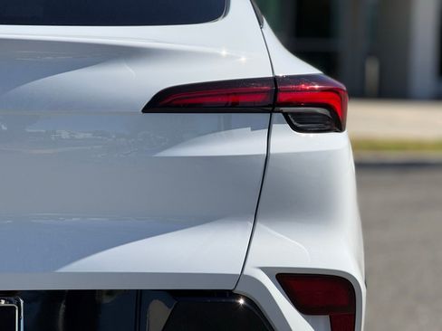 Used 2024 Buick Envista Sport Touring image 14