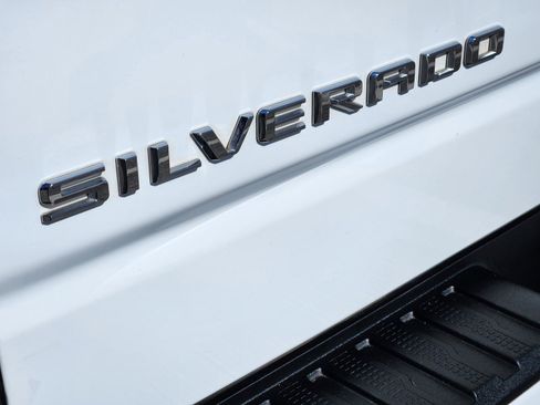 Certified 2022 Chevrolet Silverado 1500 Custom image 28