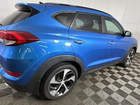 Used 2016 Hyundai Tucson Limited w/ Option Group 03 AWD/4WD image 2