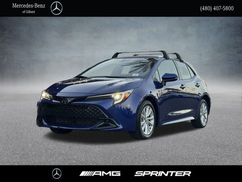 Used 2025 Toyota Corolla Hatchback image 1