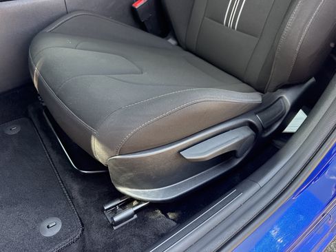 Used 2025 Hyundai Elantra SEL FWD image 12