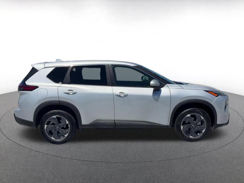 Used 2025 Nissan Rogue SV FWD image 15