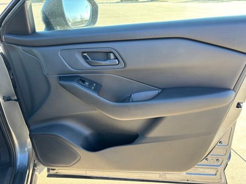 Used 2024 Nissan Rogue S image 16