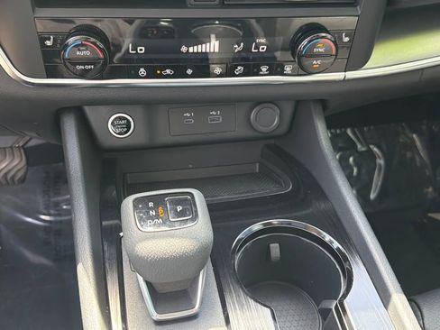 Used 2023 Nissan Rogue SV w/ SV Premium B Package image 29