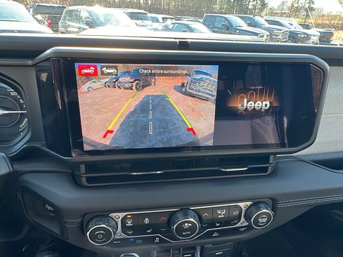 Used 2025 Jeep Wrangler Backcountry image 31