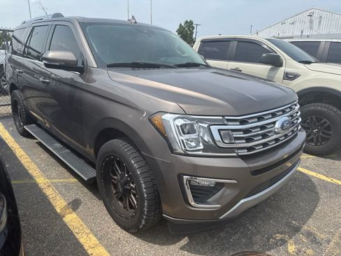 Used 2019 Ford Expedition Limited w/ Equipment Group 301A AWD/4WD image 6