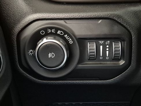 Used 2021 Jeep Wrangler Unlimited Sport w/ Sun And Sound Package AWD/4WD image 17