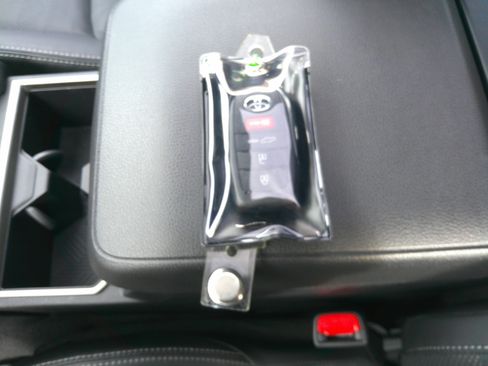 Used 2025 Toyota 4Runner TRD Off-Road Premium image 47