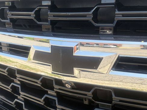 Used 2021 Chevrolet Tahoe Z71 w/ Z71 Off-Road Package AWD/4WD image 5