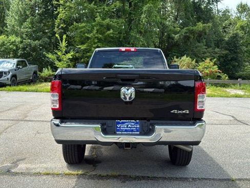 Used 2024 RAM 2500 Tradesman w/ Chrome Appearance Group AWD/4WD image 7