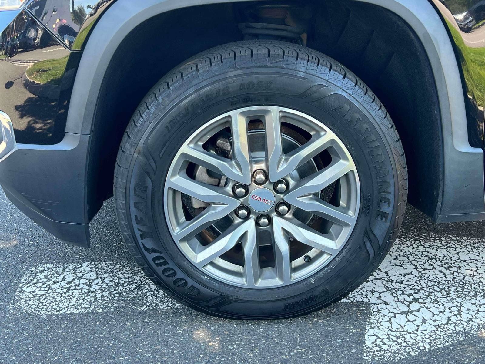 Used 2019 GMC Acadia SLE w/ Driver Alert Package I AWD/4WD image 5