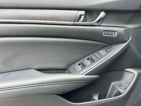 Used 2021 Honda Accord EX-L image 11