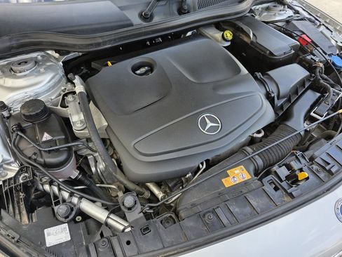 Used 2018 Mercedes-Benz GLA 250 4MATIC image 35