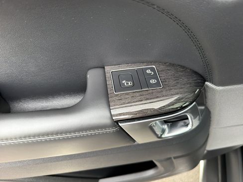 Used 2018 Land Rover Range Rover Sport HSE AWD/4WD image 29