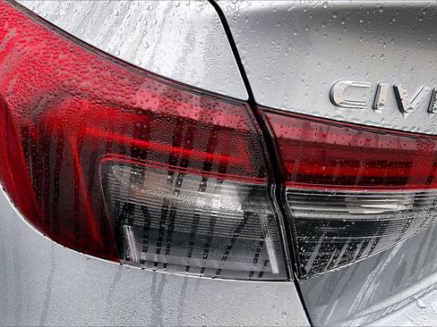 Certified 2025 Honda Civic Sport image 29