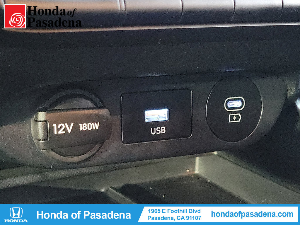 Used 2025 Hyundai Elantra Sport FWD image 18