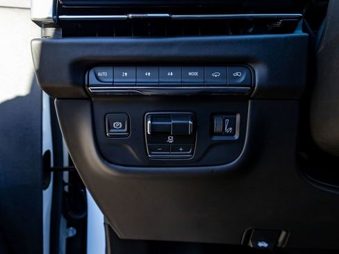 Used 2026 Cadillac Escalade Platinum Sport w/ LPO, Floor Liner Package image 18