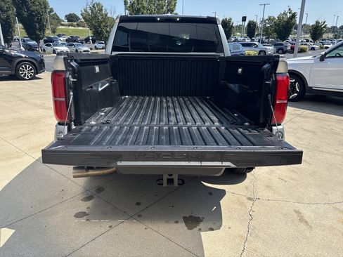 Used 2025 Toyota Tacoma SR5 AWD/4WD image 30