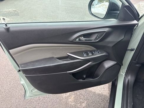 Used 2025 Chevrolet Trax ACTIV w/ Driver Confidence Package image 18