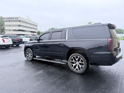 Used 2018 Chevrolet Suburban Premier AWD/4WD image 3