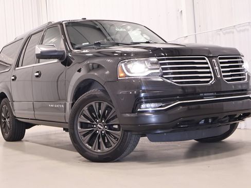 Used 2017 Lincoln Navigator L Select AWD/4WD image 44