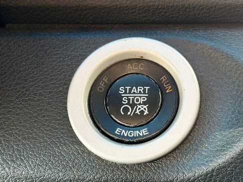 Used 2016 RAM 1500 Limited image 30