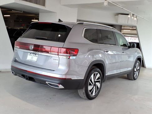 Used 2025 Volkswagen Atlas SEL image 4