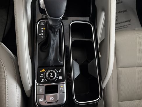 Used 2023 Kia Telluride EX w/ EX Captain's Chair Package image 26