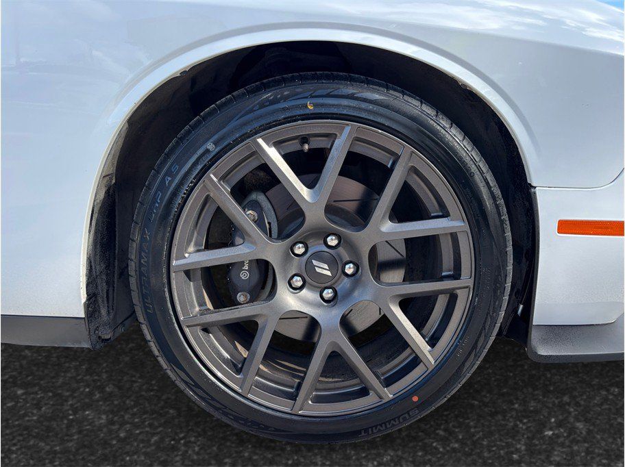 Used 2018 Dodge Challenger R/T w/ Performance Handling Group RWD image 12